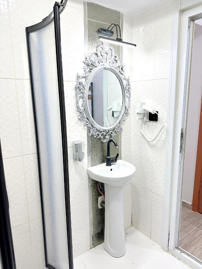 Menesa Hotel Istanbul Eksteriør billede